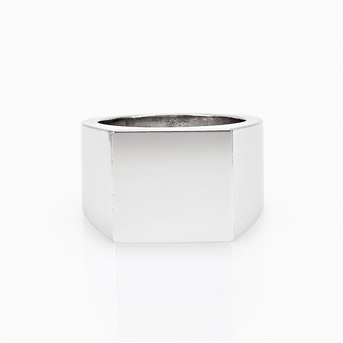 THE SHIELD SIGNET RING – SEVEN50