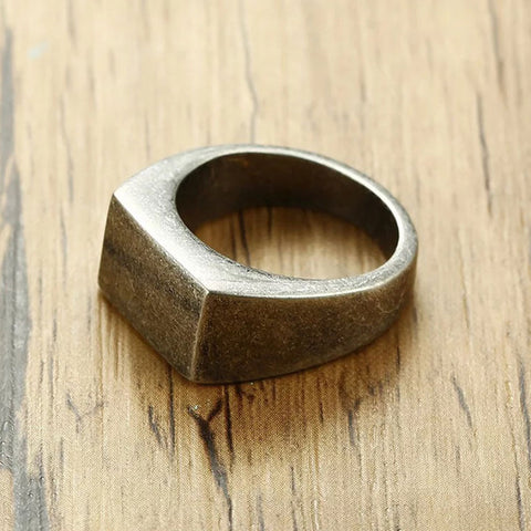 AGED RECTANGULAR SIGNET RING in stainless steel BY SEVEN50 – SEVEN50